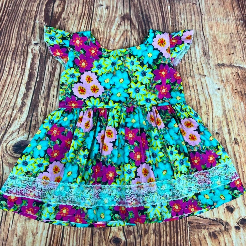 Kaitshake Designs Floral Melsa